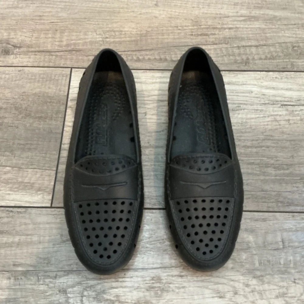 NWOB Floafers Slip-On Loafers Boat Shoes Water Shoes‎ Comfortable Size 8